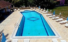 Margarita-Fondas Apartments